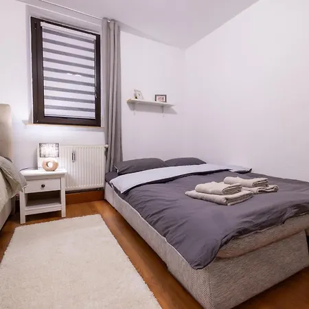 Gemuetliches Altbau-loft Mit Kamin Und Parkplatz Bad Friedrichshall